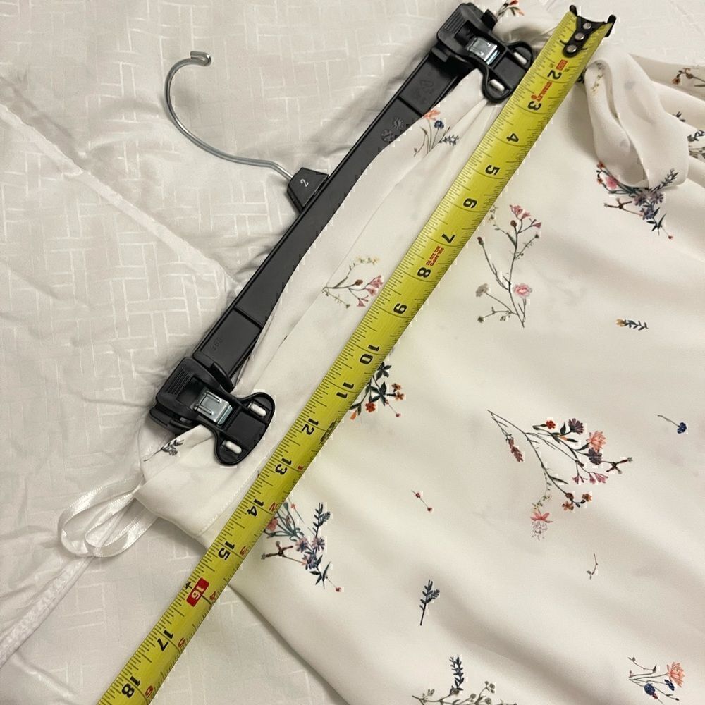 Gianni Bini White Wildflower Floral Flowy Adjustable Tie Waist Wrap Skirt - Picture 9 of 9